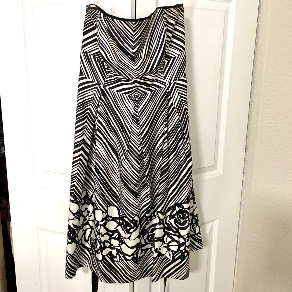 White House black market size 6